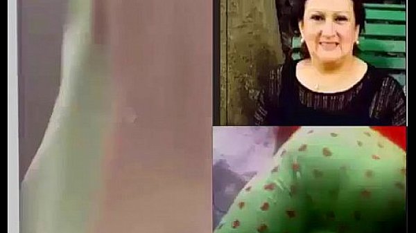 Espiando a mi tia madura con c&aacute;mara oculta