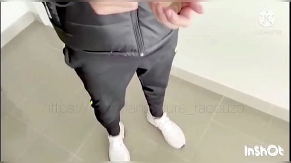 REAL PORN - Une jeune salope fran&ccedil;aise vide les couilles du livreur de pizza ! 