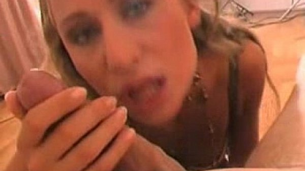 Tudo que ela precisa &eacute; de uma rola  