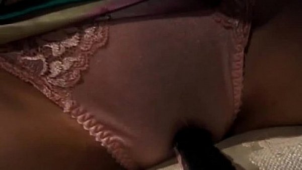 Milf honey Aya Kurosaki in a kimono paints