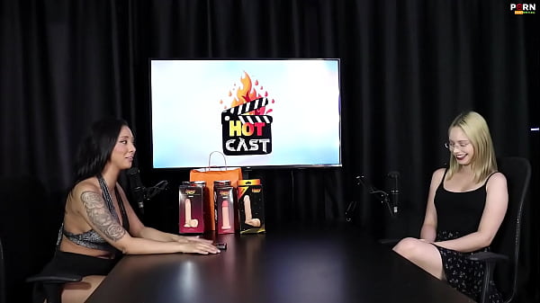 VEJA A ENTREVISTA SAFADA E CHEIA DE PUTARIA COM A VIVAN LOLA E NOSSA SAUDOSA VIT&Oacute;RIA BEATRIZ NO PORN CAST BRAZIL - PARTE 1 (WATCH ON: SHEER/RED)