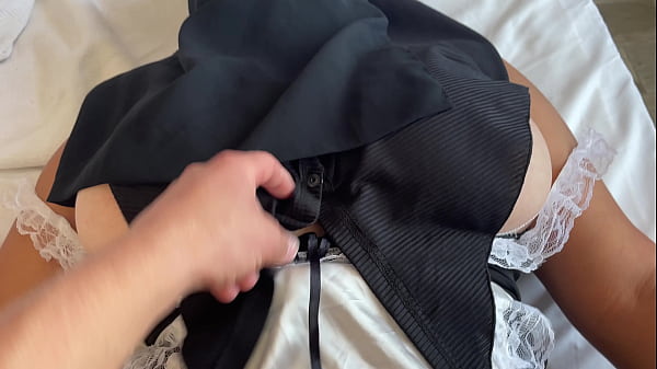 Arab maid gets hard cock in her pussy for cleaning the room