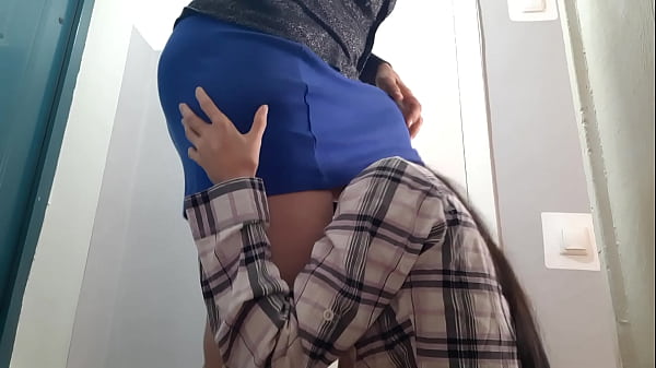 I thanked the courier girl for delivering goods with cunnilingus (with Russian conversations)