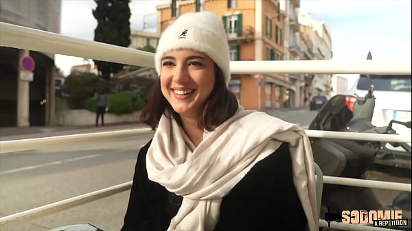 J'ai h&acirc;te d'offrir mon corps &agrave; ces deux mecs