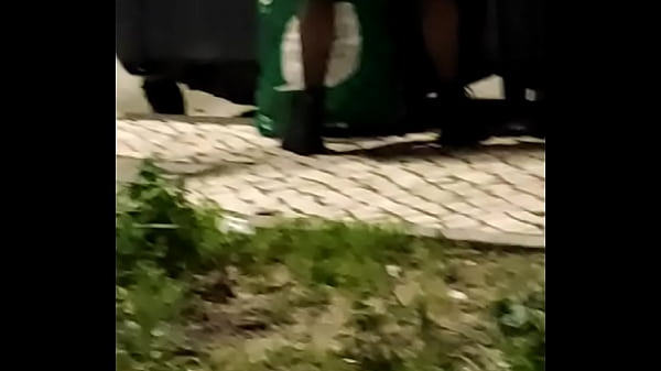 Na rua nada por baixo