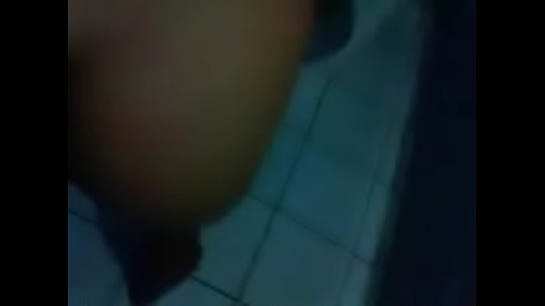 gozando o rabo delicioso da vagabunda