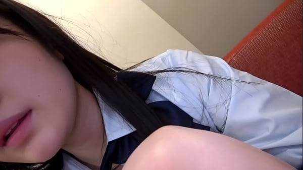 ハメ撮り　アイドル級にかわいい現役女子校生と愛のあるSEX。音を立てて行うフェラチオがエロい。バックでイキまくり。素人 美乳 中出し 個人撮影 美女 フェラチオ 可愛い 生ハメ 女子校生