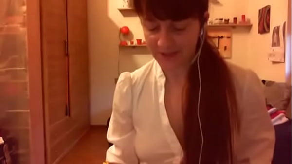 Sei dominato dal tuo insegnante preferito e per te &egrave; davvero un grande onore e una grande emozione