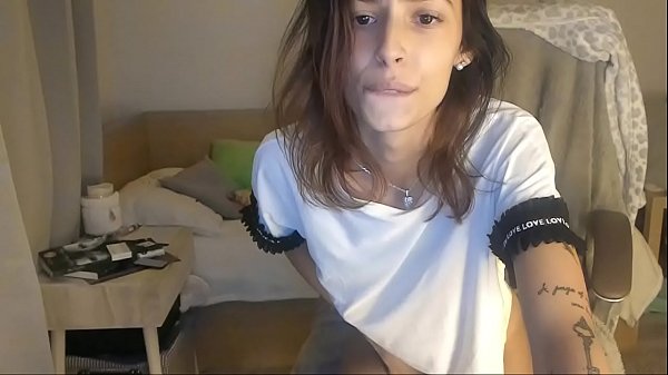 Babe with good tits on webcam | webcumgirls.com  