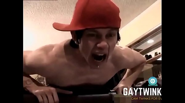 Gay Gaming Buddies Go all out in Fortnite - GayTwinks.org