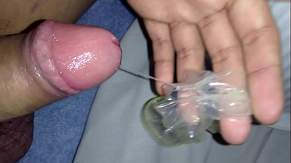 paja con condon usado roto