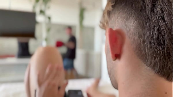 Amigo chamou pra treinar na casa dele, mas o cunhado dele estava l&aacute; e queria era dar pra n&oacute;s dois. - Free 