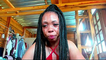 Giant booty twerk while trying on outfit bought by fan...  