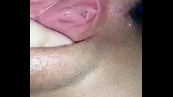Rico squirt me sac&oacute; por estarme dedesndo bien sabroso