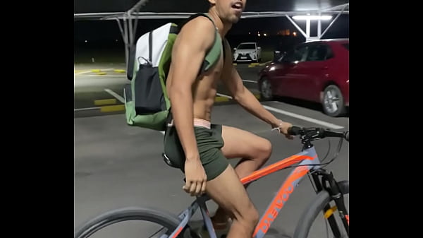 En b&oacute;xer en el aeropuerto de Resistencia Chaco  