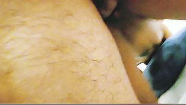 La vendedora de ropa deportiva se deja coger sin condon, probando los resultados del gym 