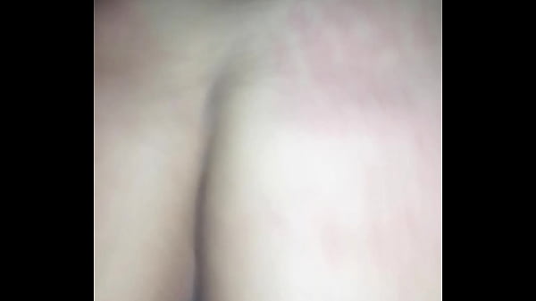 mam&aacute; soltera me visita y estamos solos en casa y me regala su culo parte 1