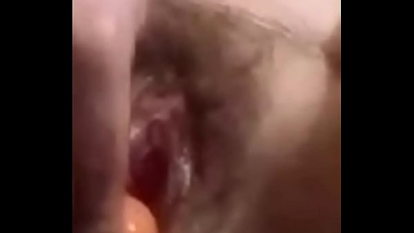 Разговаривая со своей подругой я насыщенно мастурбирую и это доставляет мне наслаждение, стоны и сочный оргазм.  