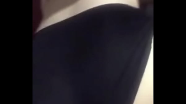 Le ayudo con su vestido y terminamos cogiendo