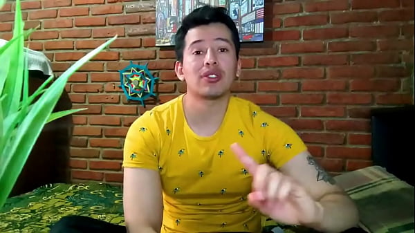 Joven le da verga a su jefe para ganar mas dinero en su trabajo 