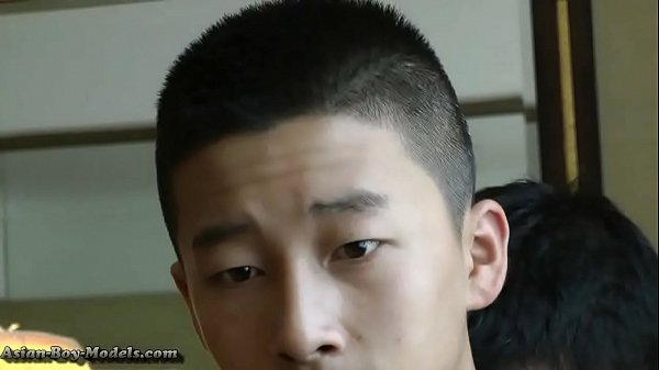 Bigcock Boys Sitting Handjobs