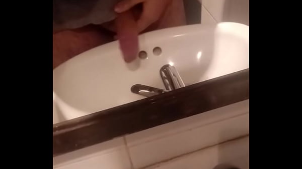 Rica paja en el ba&ntilde;o