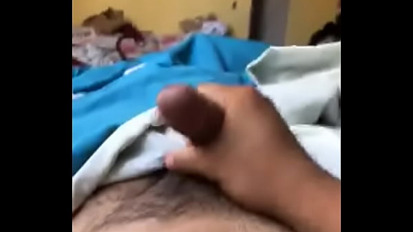 Me masturbo porque mi hermana me dejo verla en calzonez