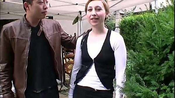 Petit abricot bien joufflu et son joli trou du cul ! French amateur