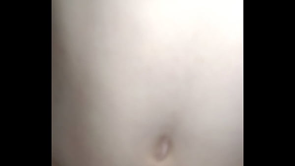 Je baise avec une pote, elle a tout juste 18 ans