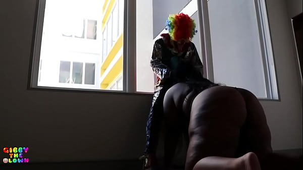 Juicy Tee sucks Gibby the clown dick in Atlanta penthouse
