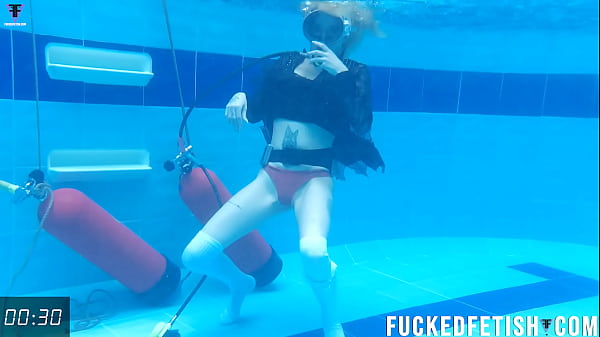 Sexy skinny blonde slim body dress pool New scene w50  