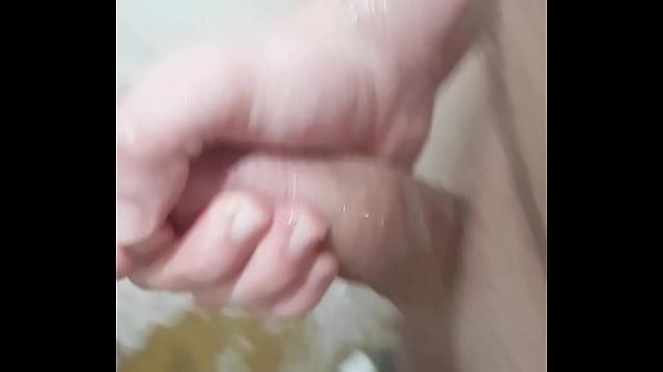 Punheta no banho... s&oacute; o final