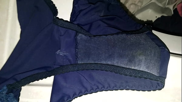 tanga de encaje rico