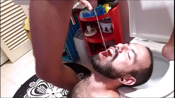 &iexcl;Con la boca llena de meo!