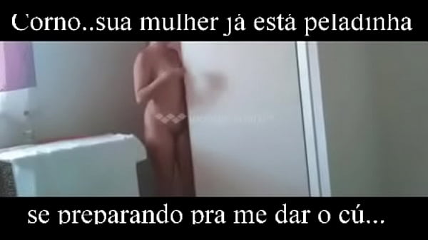 Corno no trabalho recebe mensagem do comedor com sua esposa