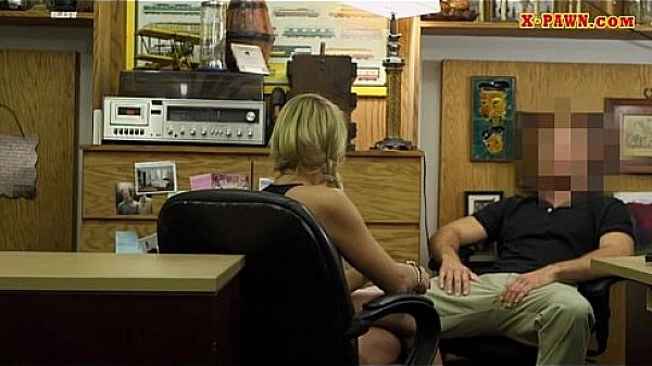 Pretty babe pawns her muff for vets bill 