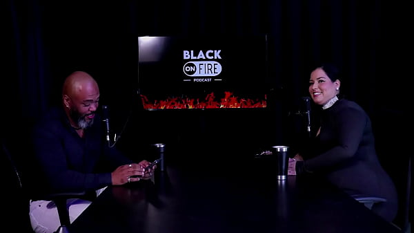 Come&ccedil;ou com massoterapeuta, cobra $ ? por hora, e em quem ela mama, senta ou passa... - Pri Melancia (WATCH ON: SHEER/RED)