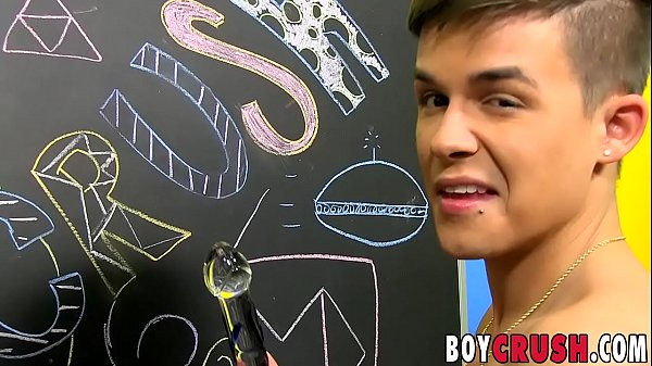 Delicious twink wanks and inserts dildo