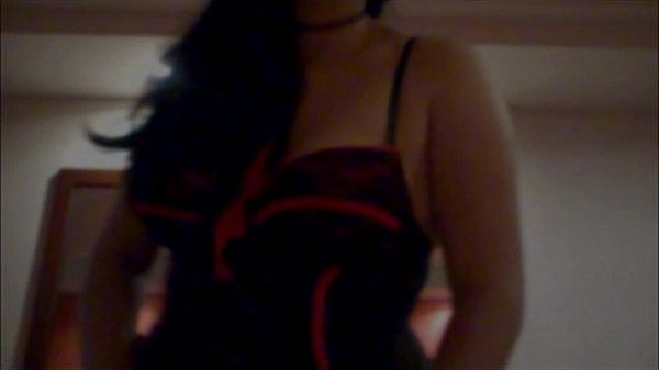 Esposa puta mexicana seduce al room service del hotel