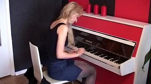 Blonde amateur gone wild when getting satiated with cock