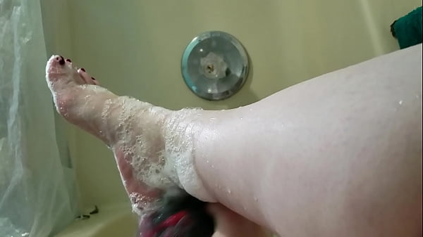 Bathing my pretty little toes