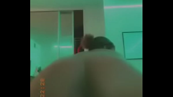 Black teen shows ass 