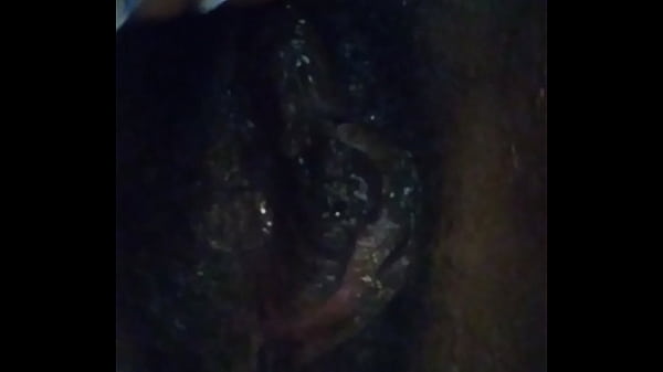 Ebony girl nice big squirt pussy  