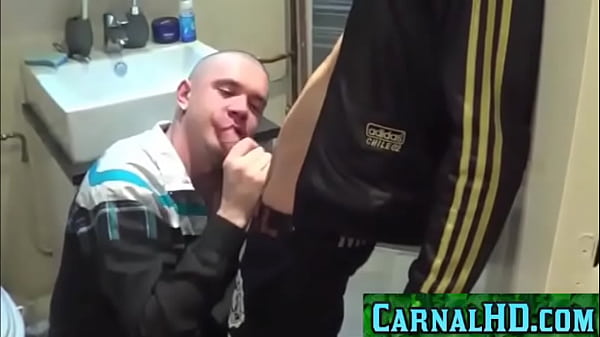 Sleazy Chavs fuck in the Toilet