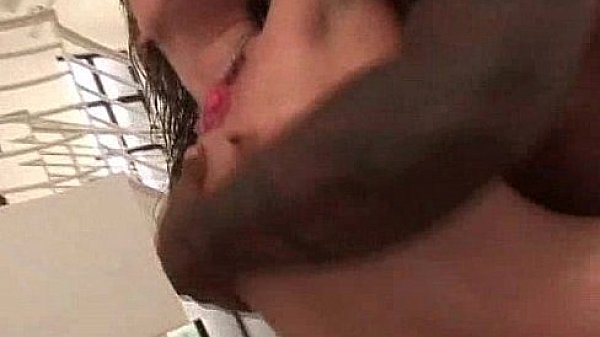 SHE SQUIRTS NICE PUSSY JUICE 2