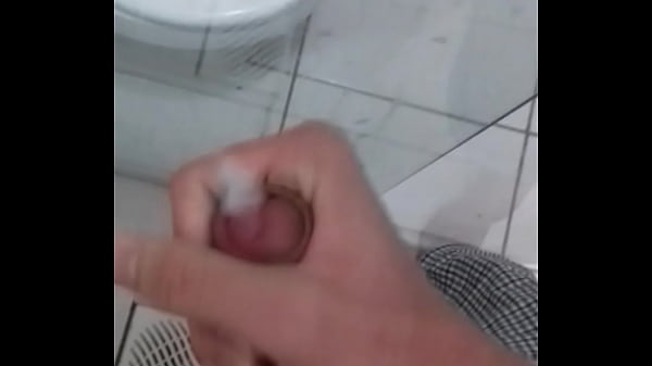 novinho dotado gozando gostoso