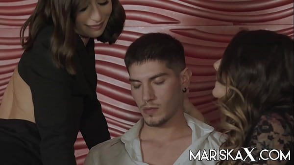 Two horny brunette hotties share a big dick