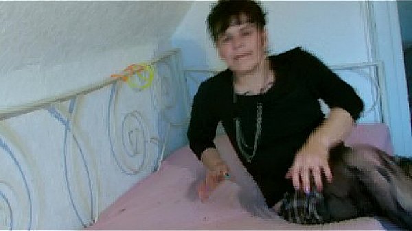 I fuck my mature pussy and squirt