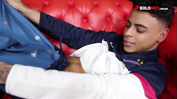 Teen gostoso mostrando o c&uacute;