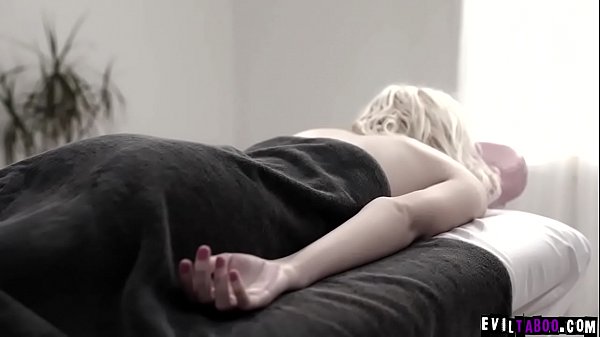 Teen Chloe Cherry gets a special fuck massage